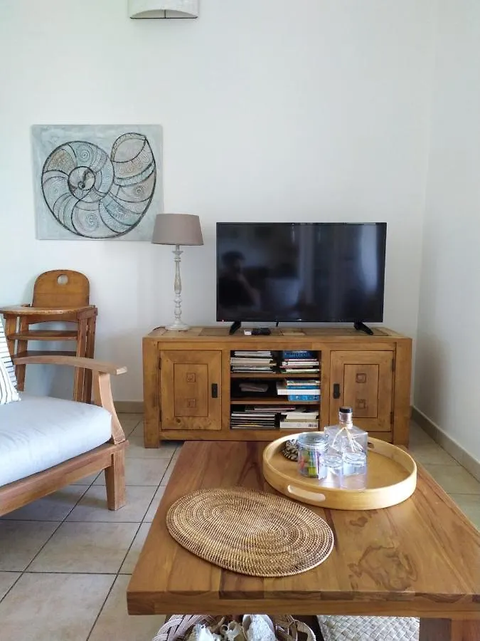 Appartement Sur La Plage, Avec Vue Panoramique Sur Le Lagon - Yacayou Saint-Francois